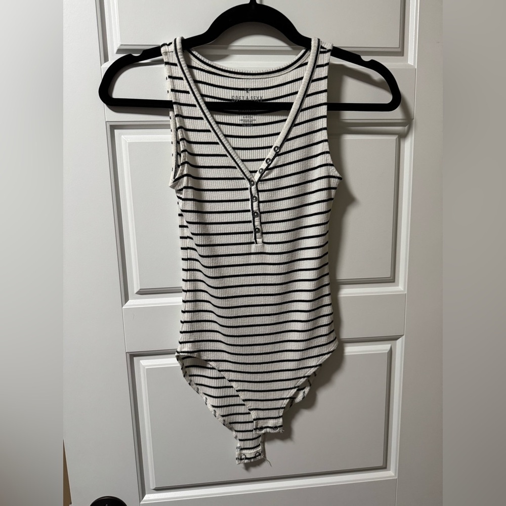 American Eagle Outfitters Black and White Ribbed Bodysuit